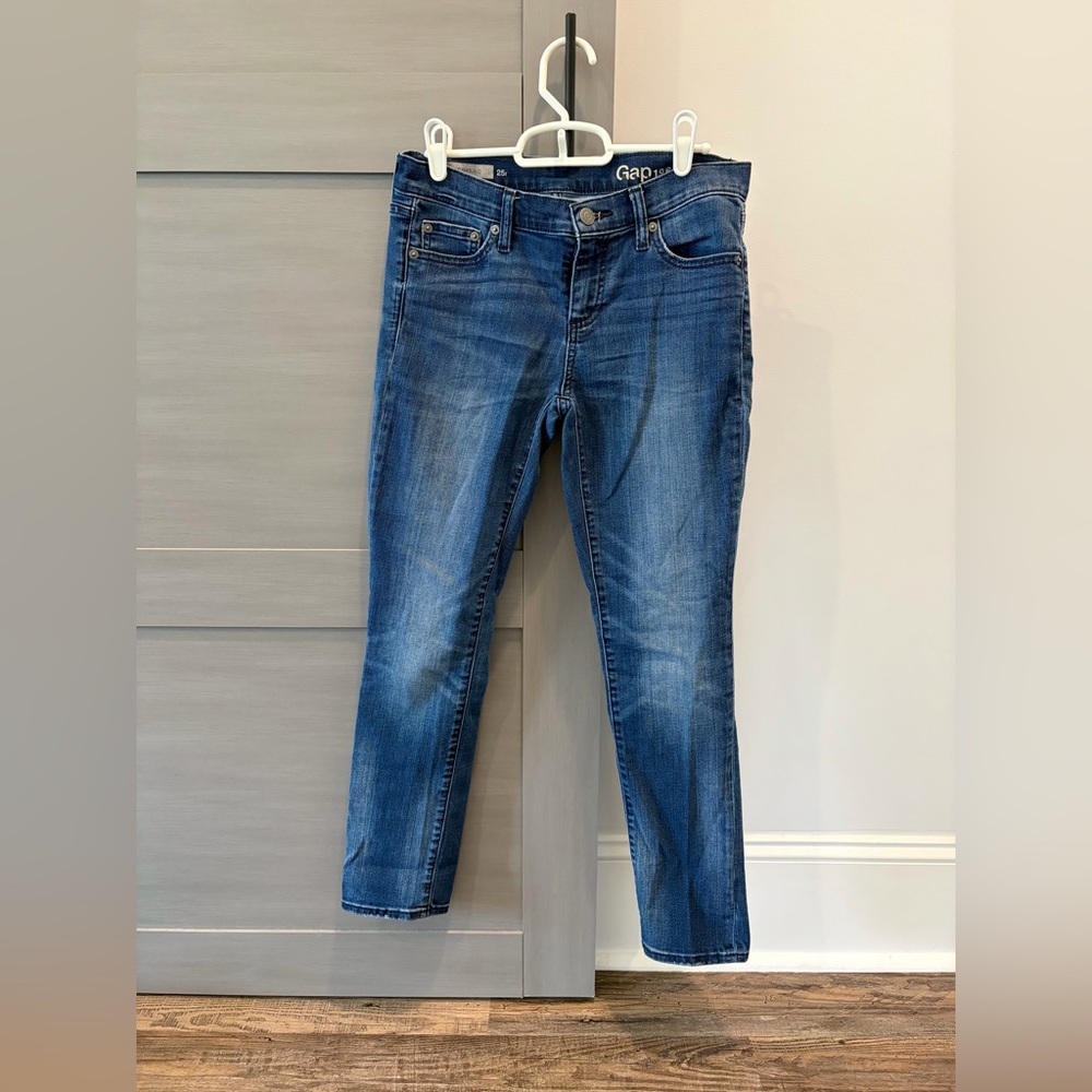 GAP Women’s Medium Blue Skinny Jeans